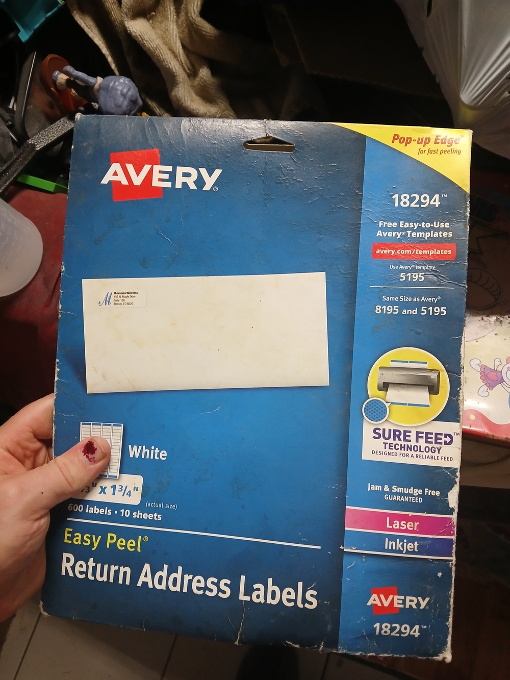 Avery White Return Address Labels in Blue Pack